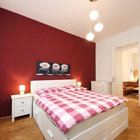 Historic Centre Apartments V Praag Kamer foto